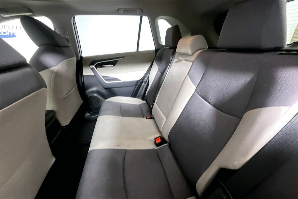 Used 2019 Toyota RAV4 XLE FWD image 21
