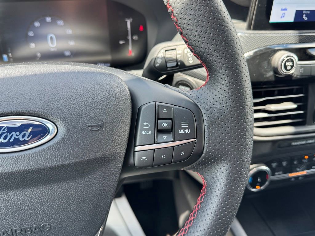 Certified 2025 Ford Escape ST-Line AWD/4WD image 17