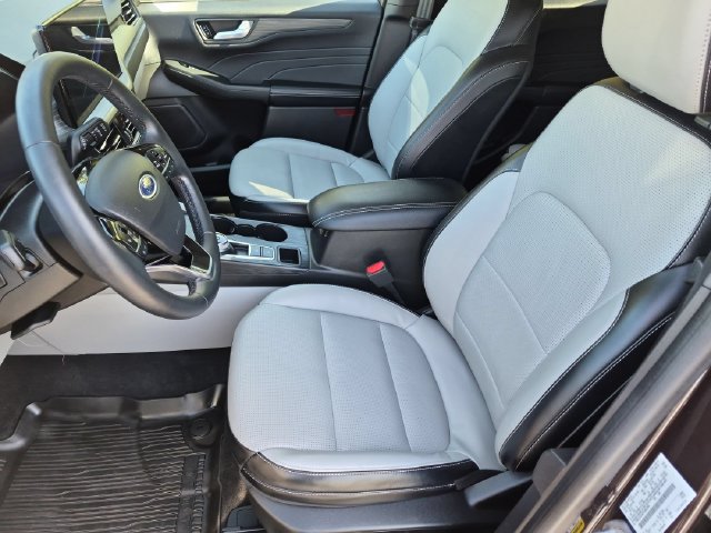 Certified 2023 Ford Escape Platinum AWD/4WD image 16