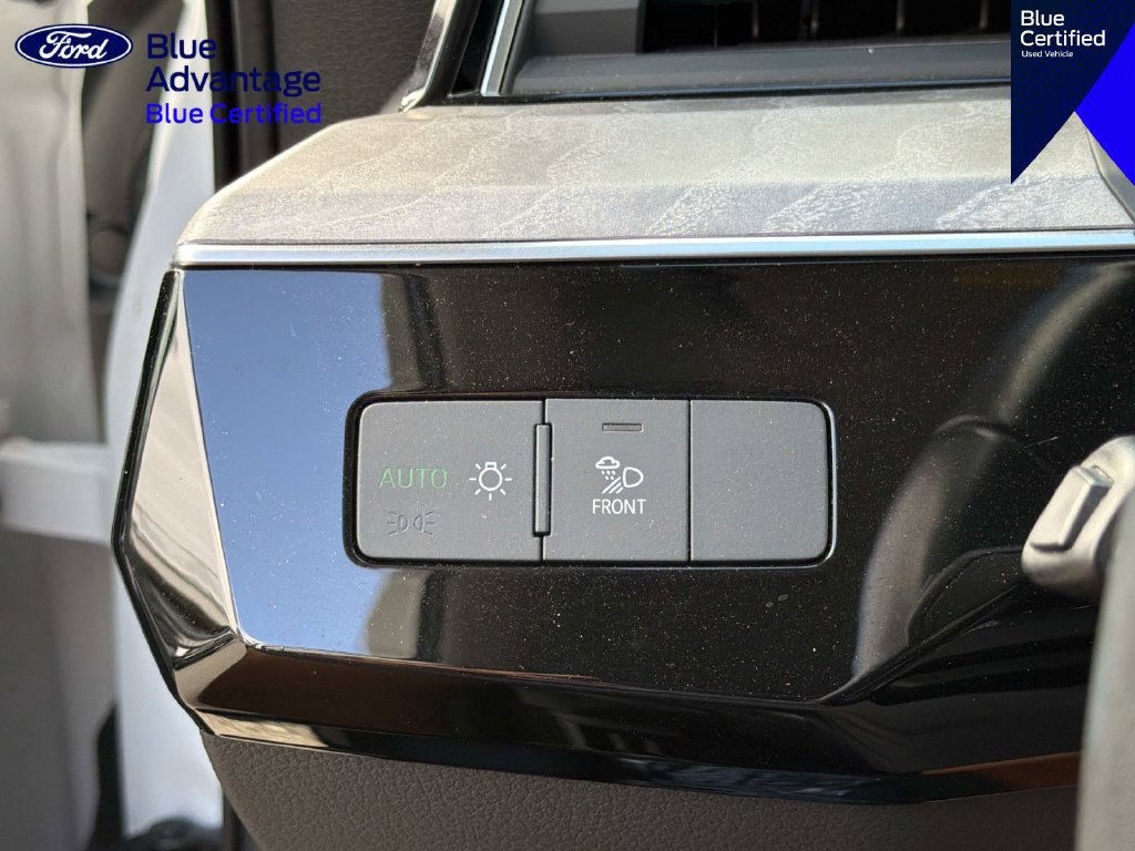 Used 2024 Audi Q8 e-tron Premium AWD/4WD image 32