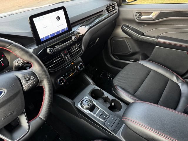 Certified 2025 Ford Escape ST-Line Select AWD/4WD image 20