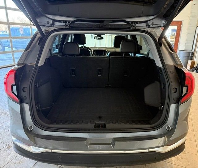 Used 2021 GMC Terrain SLT w/ Infotainment Package II AWD/4WD image 4