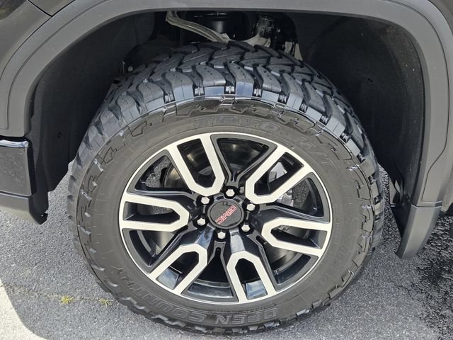 Used 2023 GMC Sierra 1500 AT4 w/ Technology Package AWD/4WD image 17