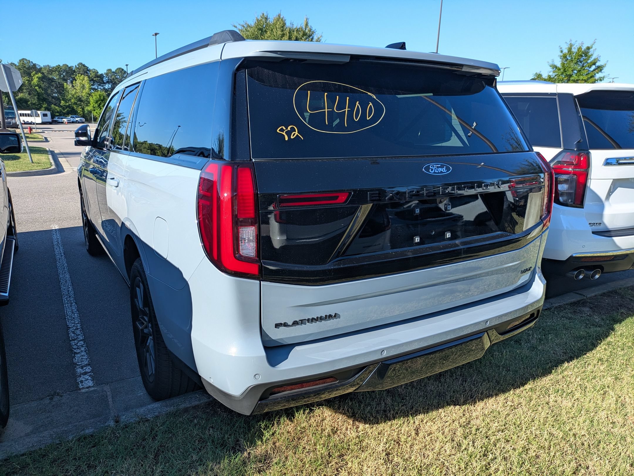Certified 2025 Ford Expedition Max Platinum w/ Stealth Performance Package AWD/4WD image 4