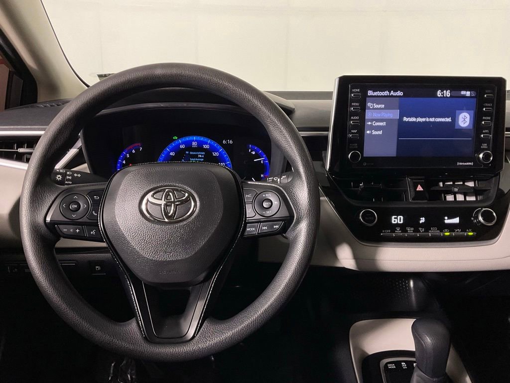 Used 2021 Toyota Corolla LE FWD image 17