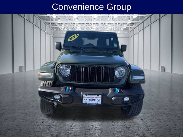 Used 2024 Jeep Wrangler Unlimited w/ Convenience Group AWD/4WD image 4