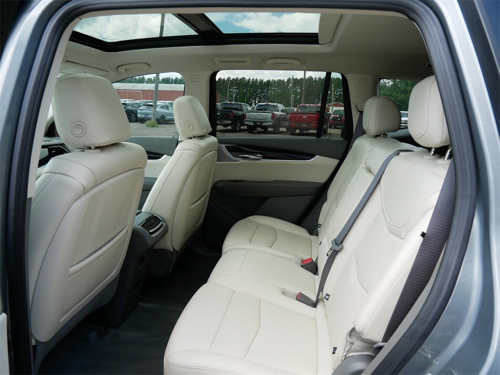 Used 2023 Cadillac XT6 Premium Luxury image 11