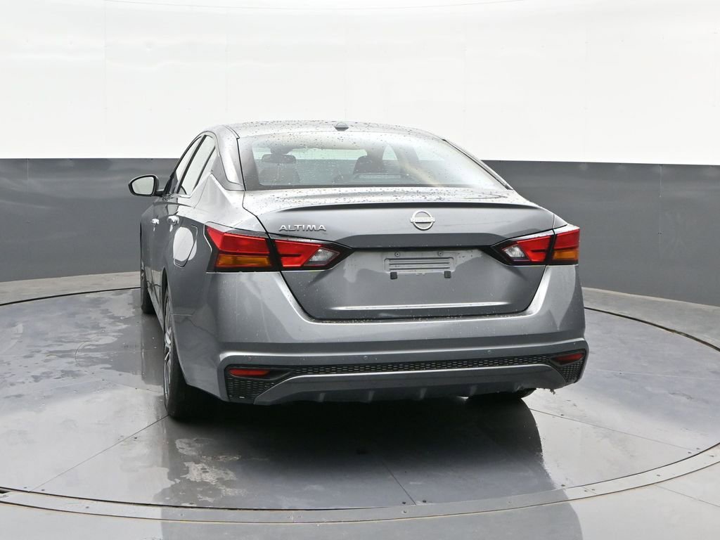 Used 2025 Nissan Altima 2.5 SV FWD image 8