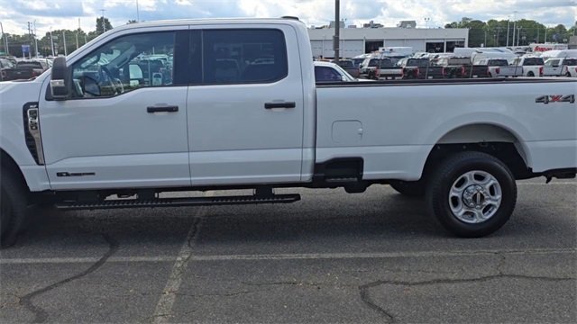 Certified 2025 Ford F350 XLT image 4
