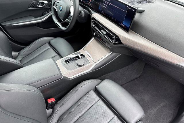 Used 2025 BMW 330i Sedan image 8