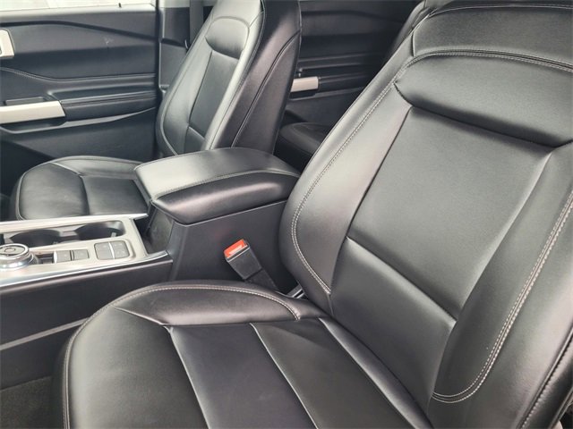 Certified 2022 Ford Explorer XLT w/ Equipment Group 202A image 13