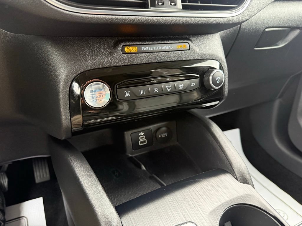 Certified 2024 Ford Escape Platinum AWD/4WD image 23