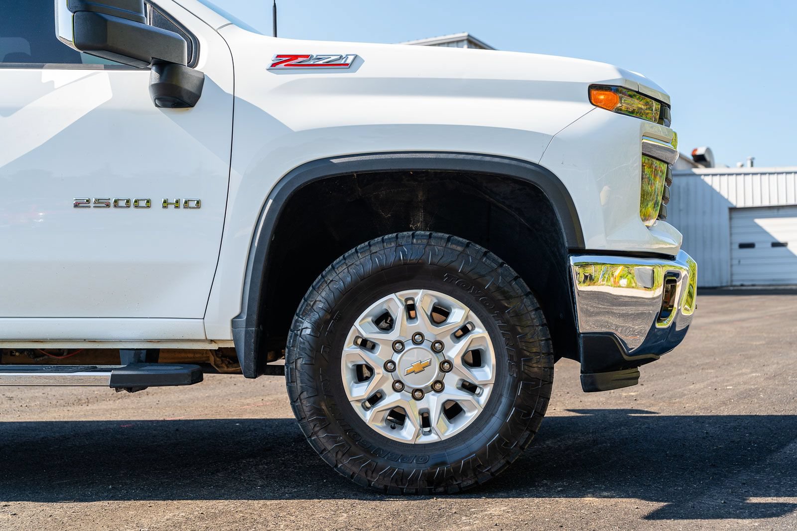 Used 2024 Chevrolet Silverado 2500 LT AWD/4WD image 9