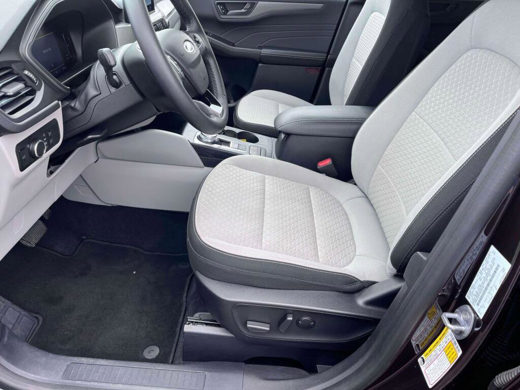 Certified 2023 Ford Escape Active FWD image 15