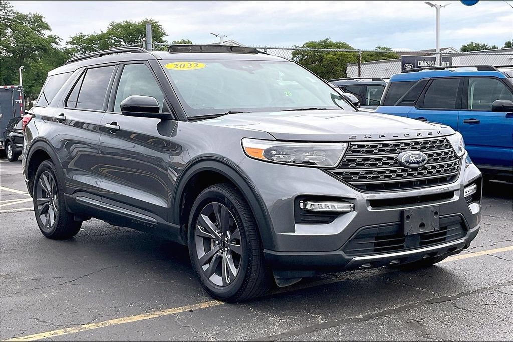 Certified 2022 Ford Explorer XLT w/ Equipment Group 202A AWD/4WD image 35