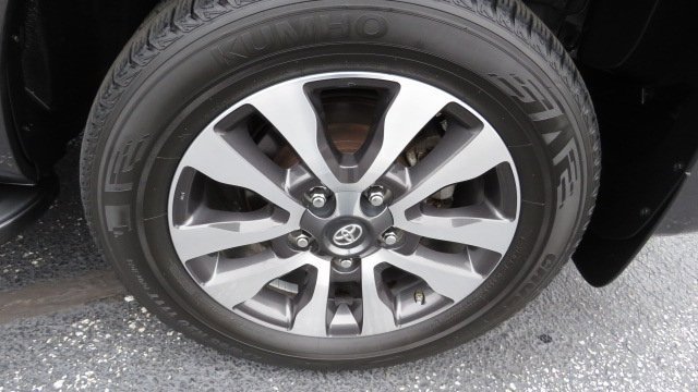 Used 2021 Toyota Sequoia Limited image 33