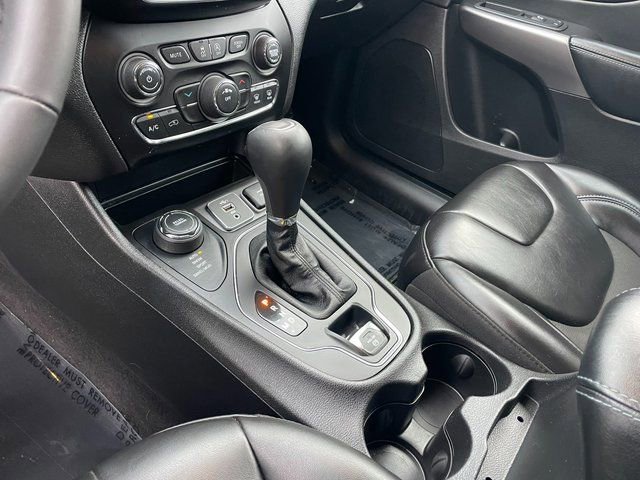 Used 2020 Jeep Cherokee Latitude Plus image 26