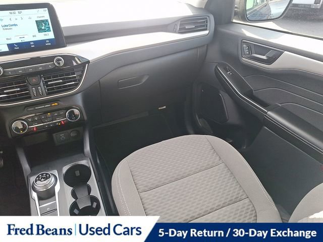 Certified 2022 Ford Escape SE w/ SE Sport Appearance Package image 16