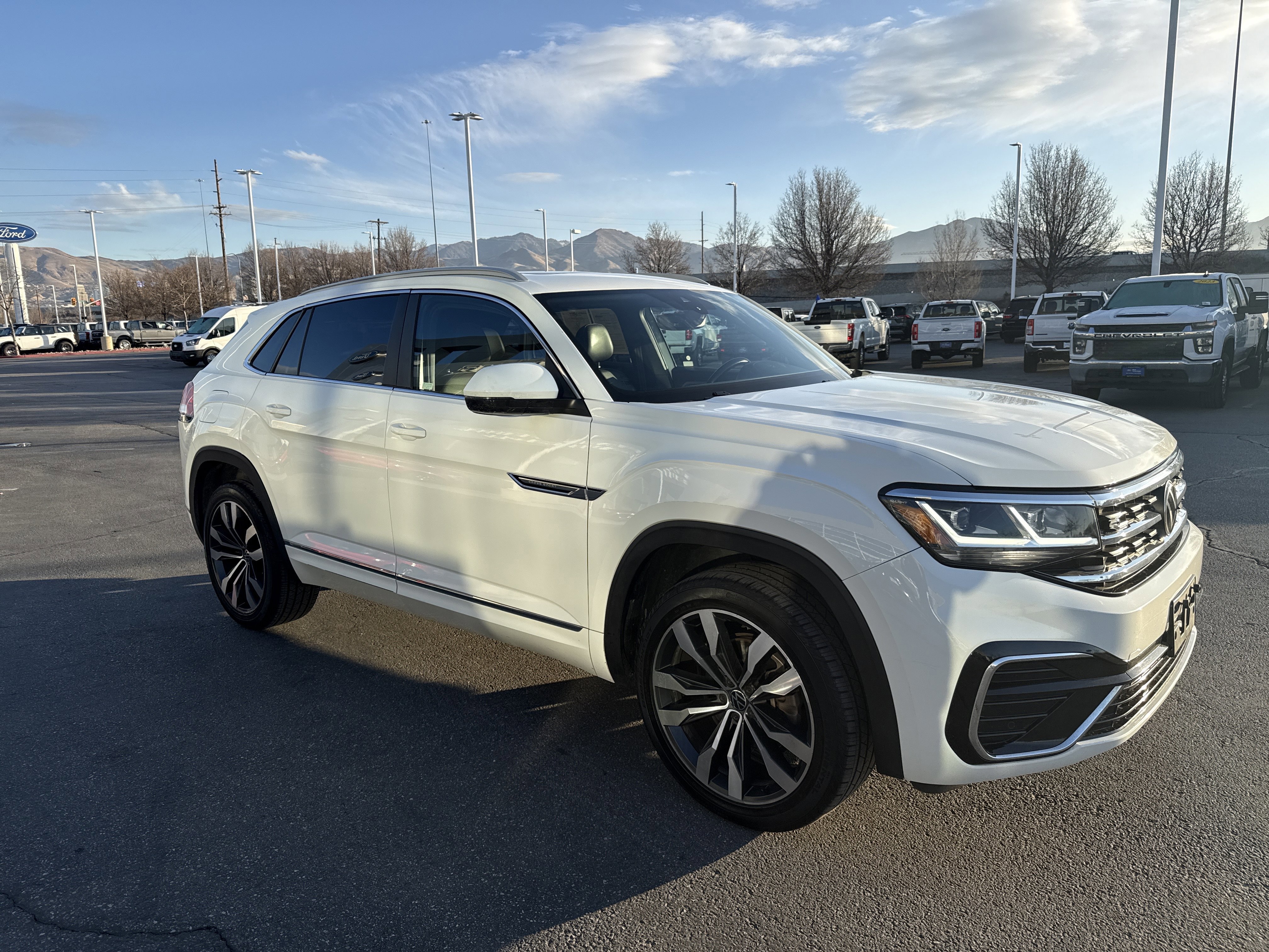 Used 2020 Volkswagen Atlas Cross Sport SEL R-Line image 8