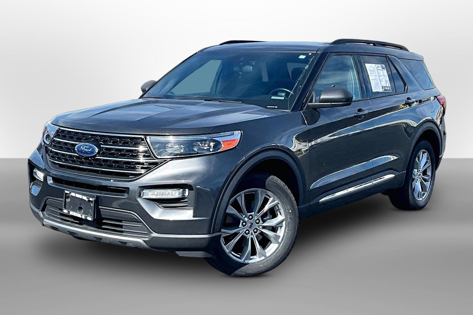 Certified 2020 Ford Explorer XLT w/ Equipment Group 202A AWD/4WD image 13