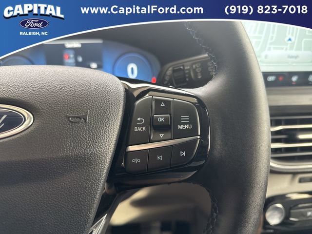 Certified 2025 Ford Escape SE w/ PHEV Premium Package image 22