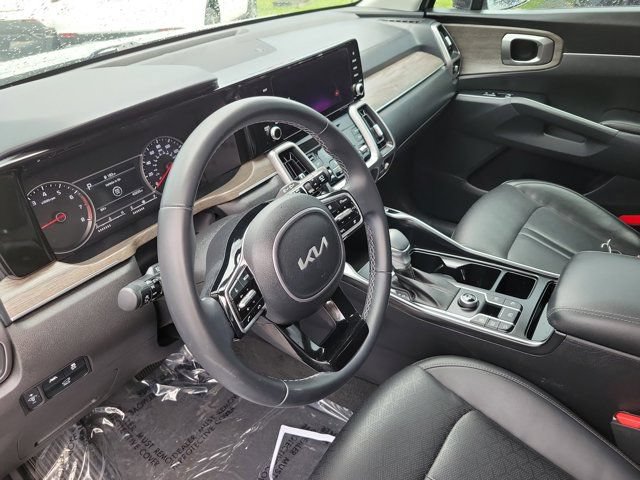 Used 2023 Kia Sorento EX w/ Panoramic Sunroof Package FWD image 18