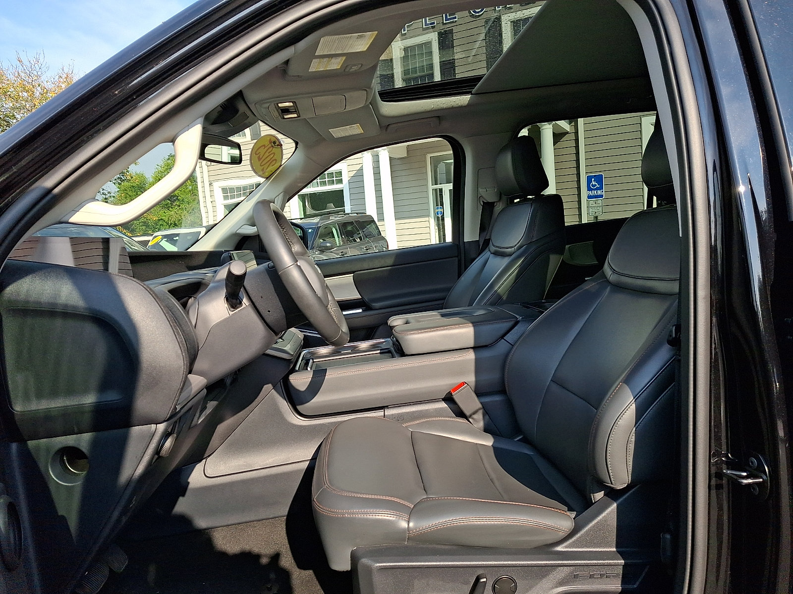 Certified 2025 Ford Expedition Active AWD/4WD image 15