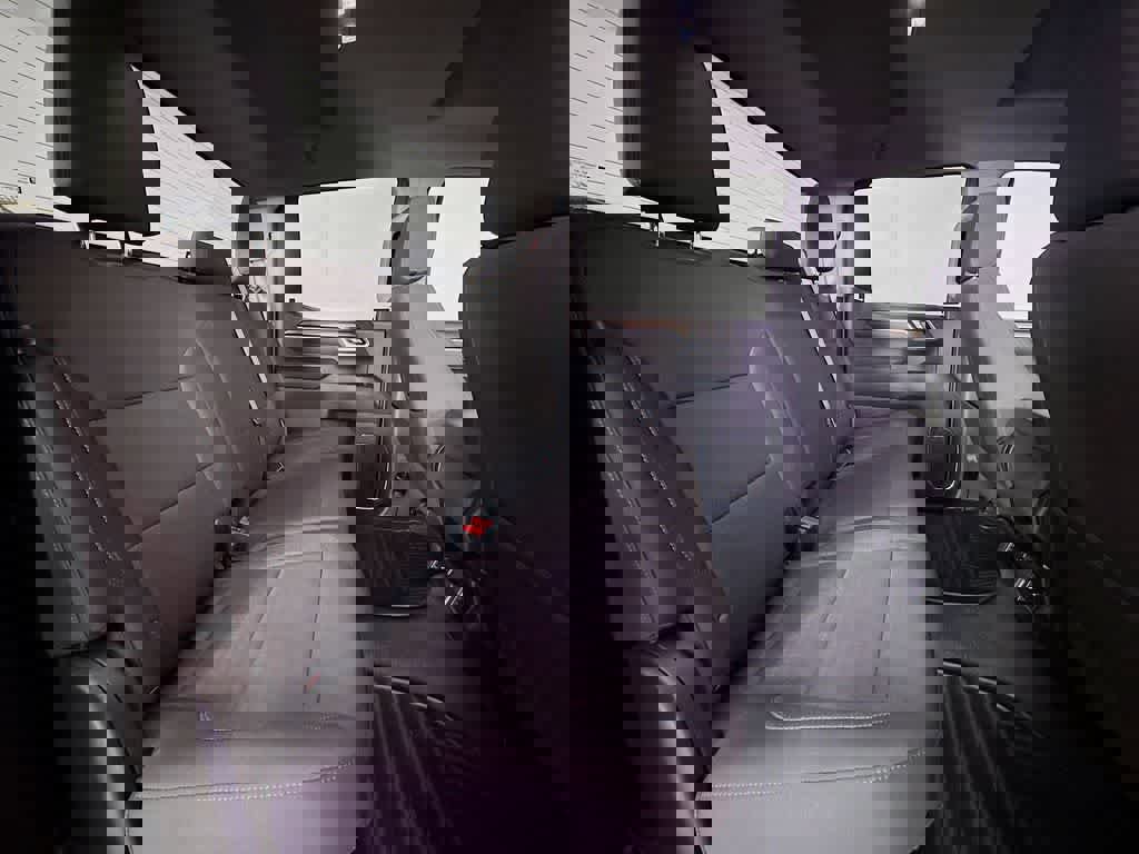 Used 2025 Chevrolet Silverado 1500 LT image 29