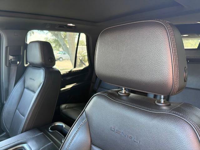 Used 2023 GMC Yukon Denali RWD image 8