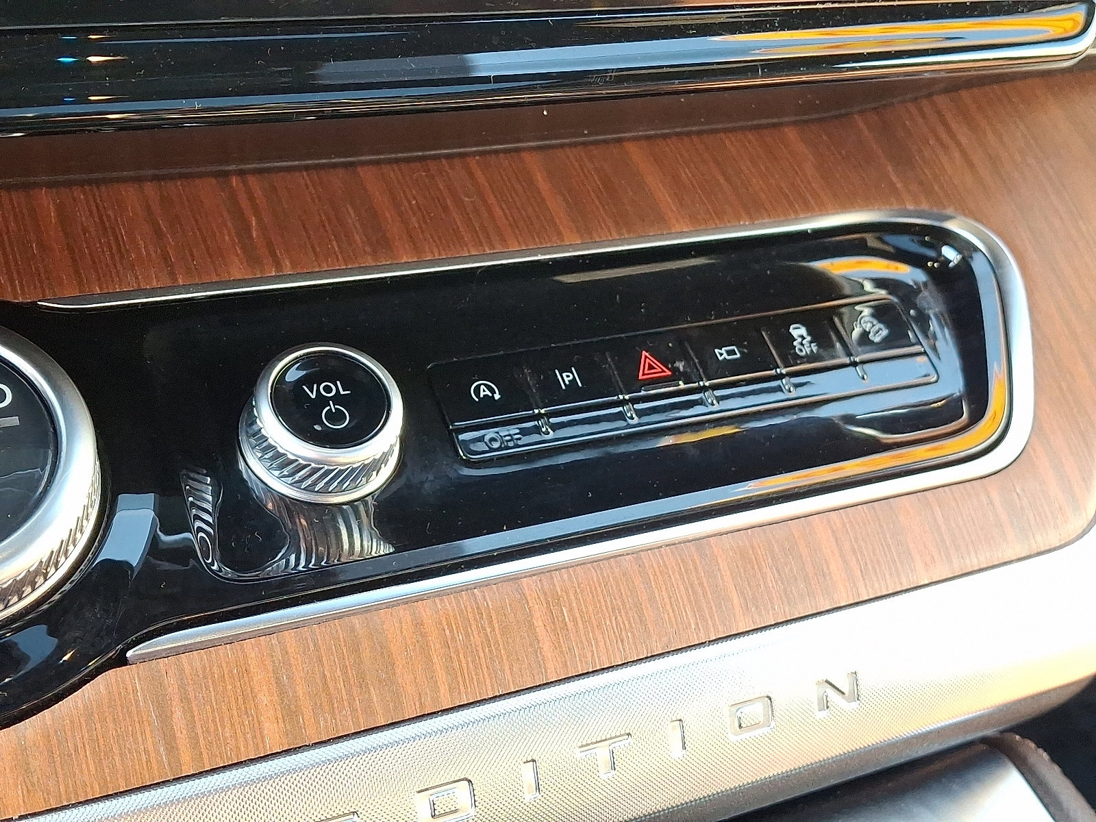 Certified 2025 Ford Expedition King Ranch image 18