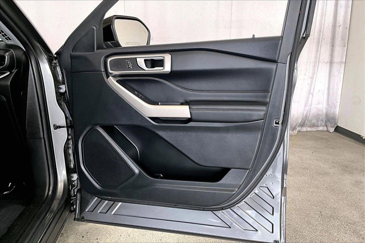 Certified 2023 Ford Explorer XLT w/ Equipment Group 202A image 27