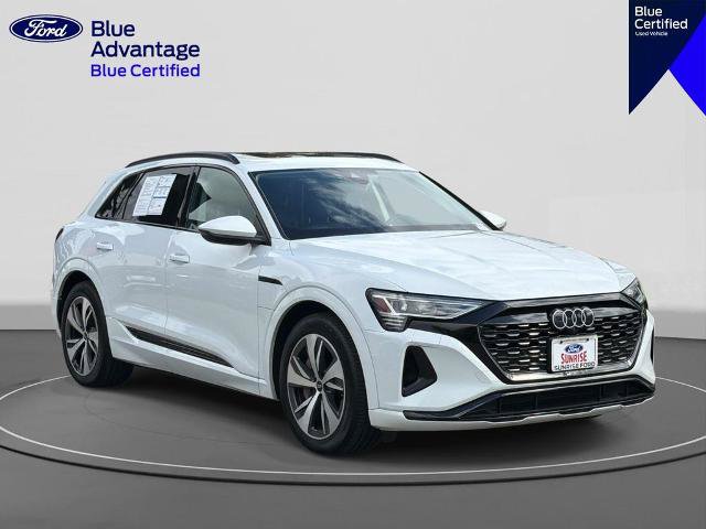 Used 2024 Audi Q8 e-tron Premium AWD/4WD image 4