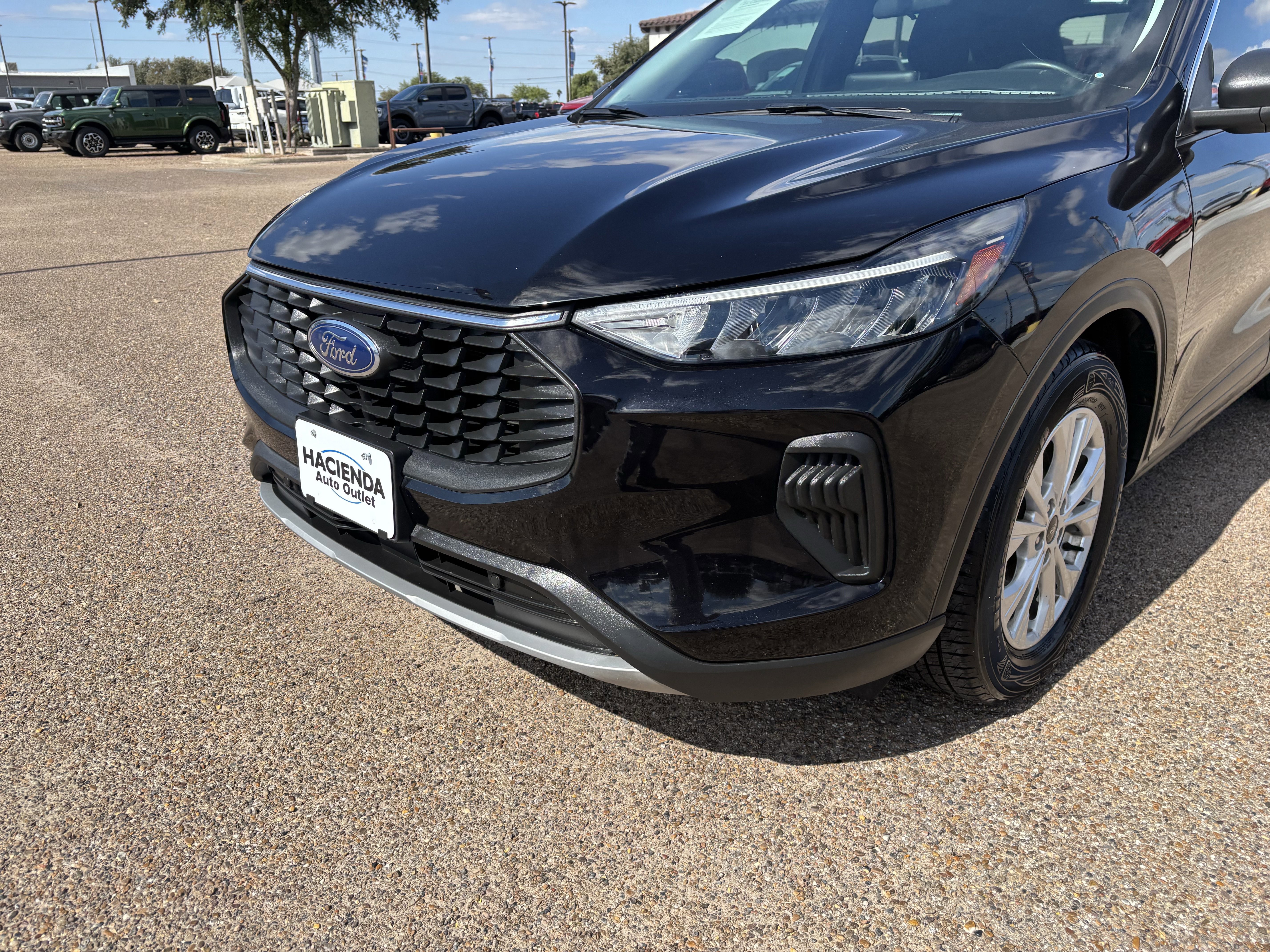 Certified 2023 Ford Escape Active image 2