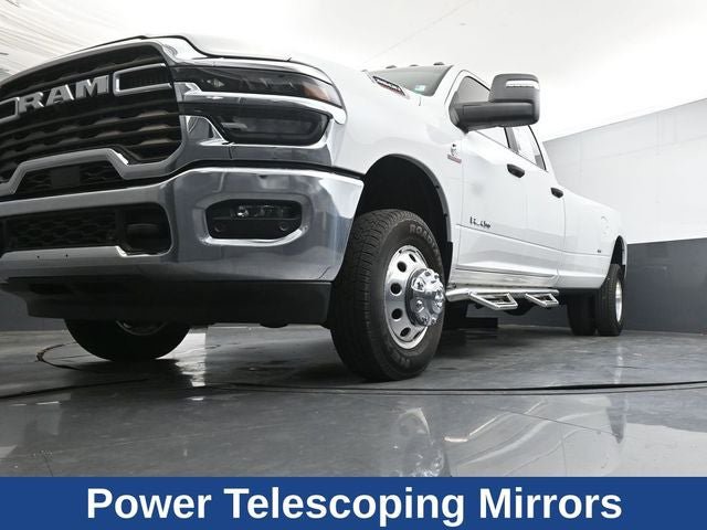 Used 2025 RAM 3500 Big Horn AWD/4WD image 30