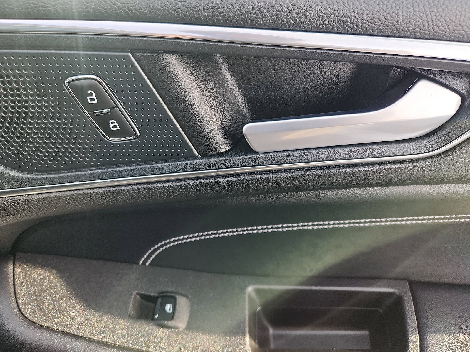 Certified 2024 Ford Edge Titanium image 35