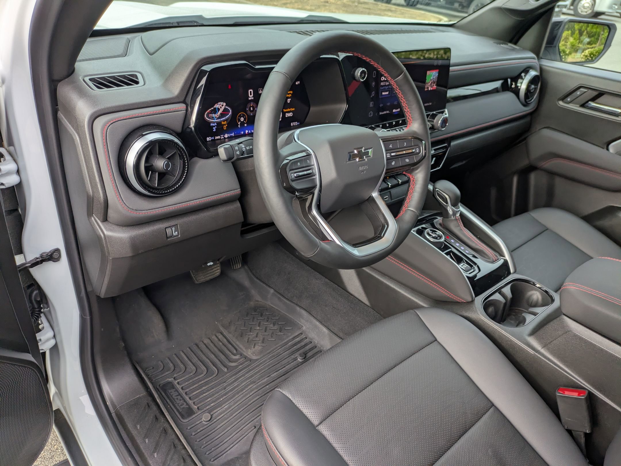 Used 2024 Chevrolet Colorado Z71 w/ Z71 Convenience Package 2 AWD/4WD image 14