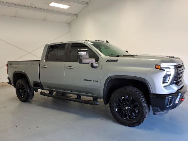 Used 2025 Chevrolet Silverado 2500 LT w/ Trail Boss Package AWD/4WD image 2