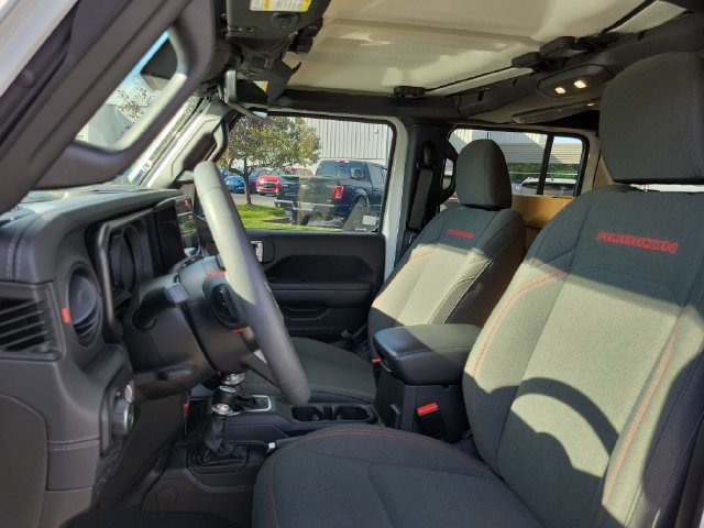 Used 2024 Jeep Wrangler Unlimited Rubicon w/ Dual Top Group AWD/4WD image 5