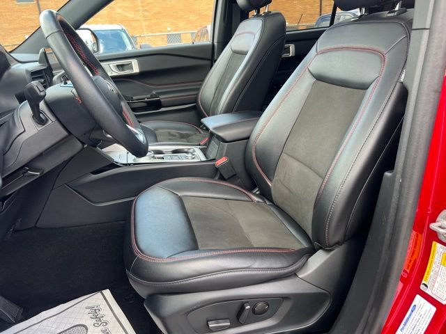 Certified 2024 Ford Explorer ST-Line w/ Class IV Trailer Tow Package AWD/4WD image 21