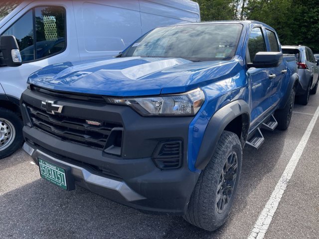 Used 2024 Chevrolet Colorado Trail Boss w/ Advanced Trailering Package AWD/4WD image 2