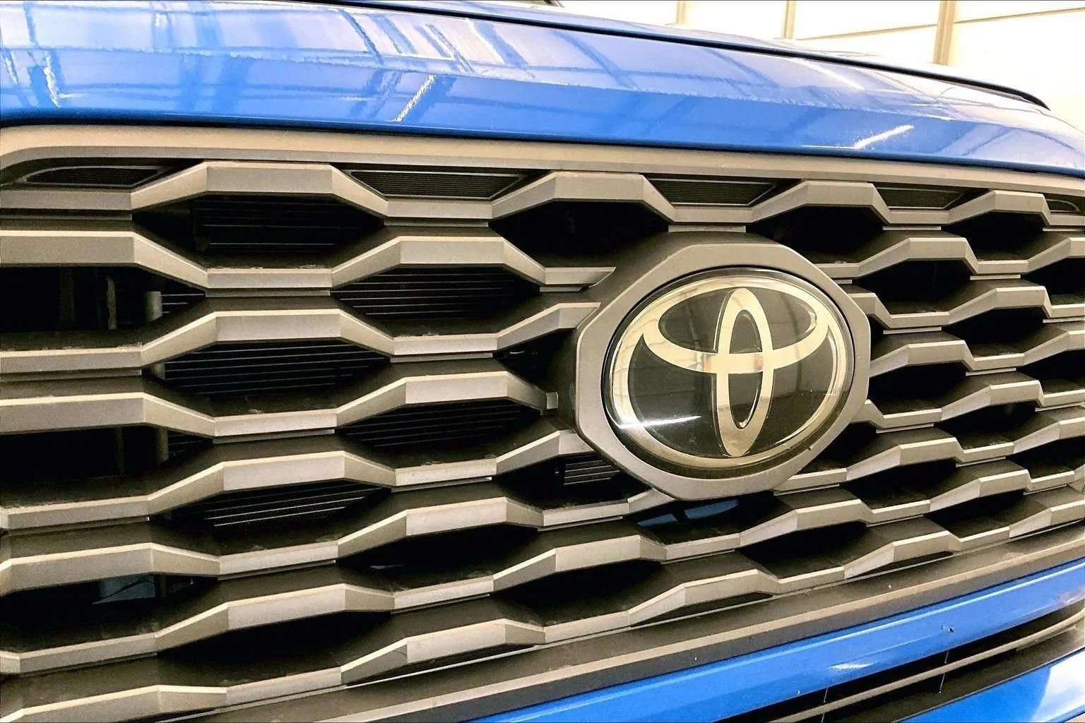 Used 2020 Toyota Tacoma TRD Off-Road w/ Blackout Package image 29