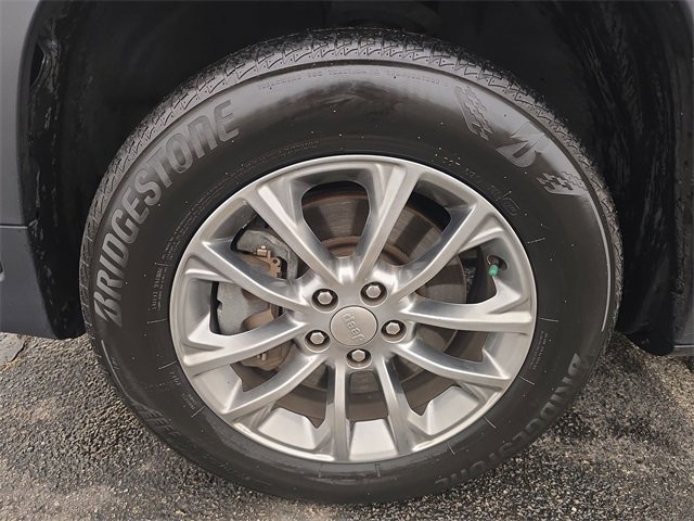 Used 2020 Jeep Cherokee Latitude Plus w/ Comfort/Convenience Group image 10