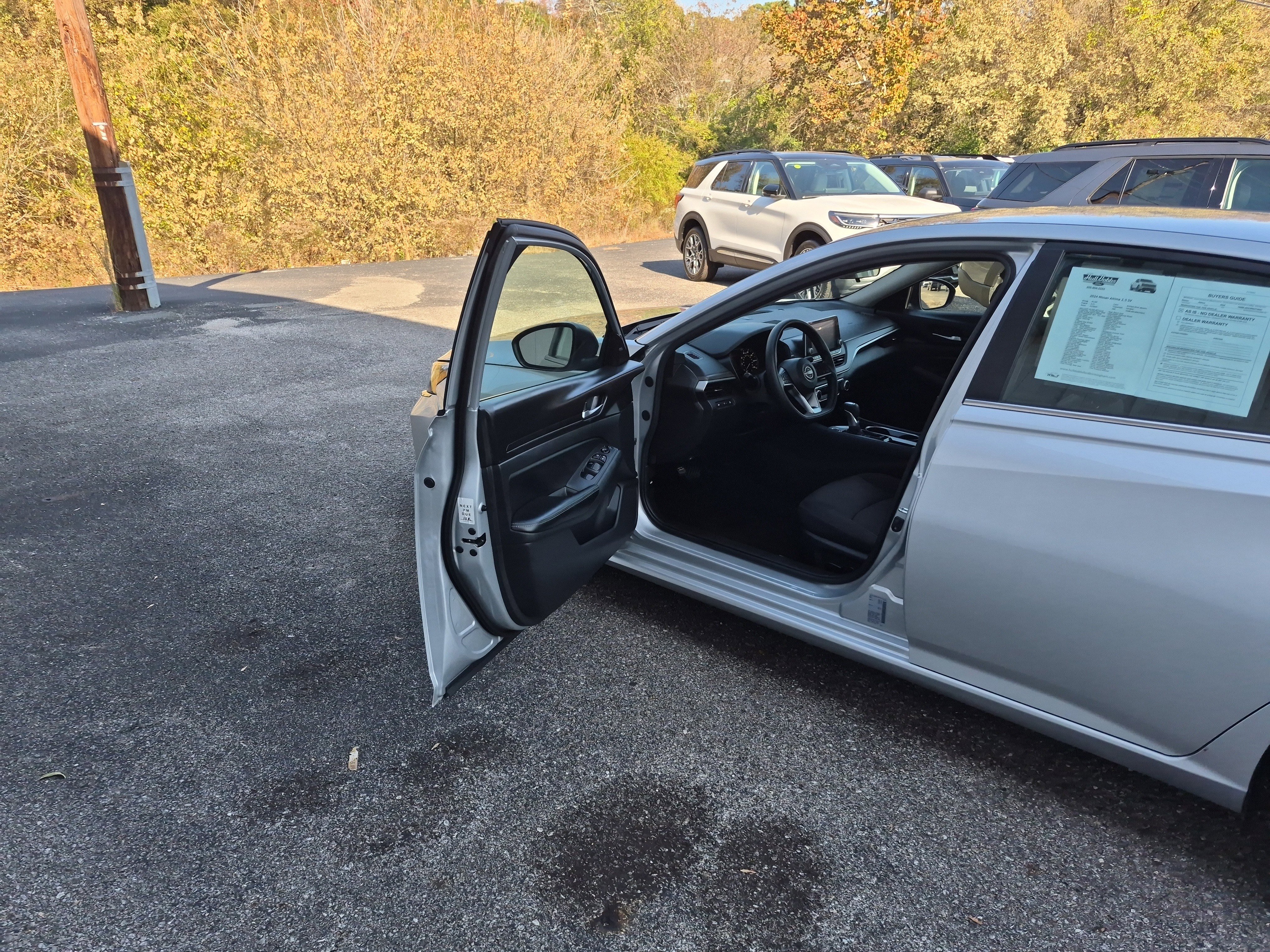 Used 2024 Nissan Altima 2.5 SV image 9