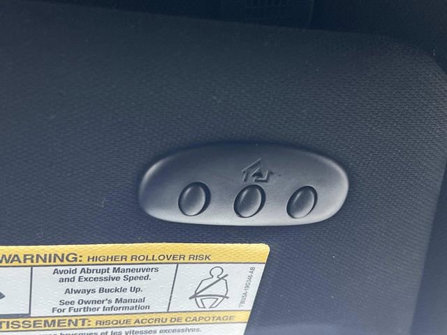 Certified 2018 Ford Explorer XLT w/ Equipment Group 202A image 31