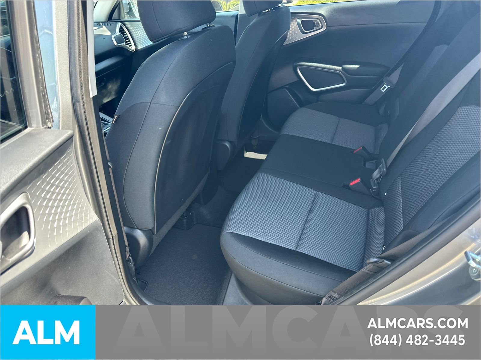 Used 2025 Kia Soul LX w/ LX Technology Package FWD image 12