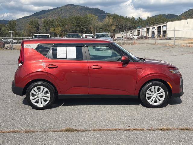 Used 2022 Kia Soul LX FWD image 2