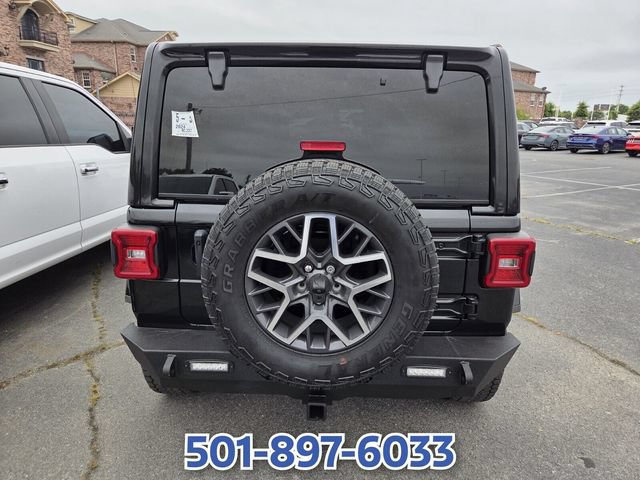 Used 2024 Jeep Wrangler Unlimited Sahara AWD/4WD image 9