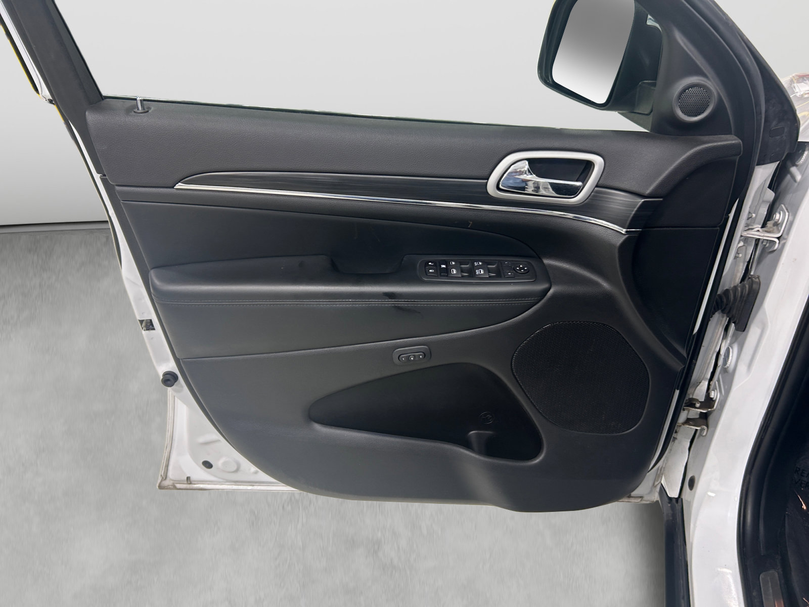 Used 2020 Jeep Grand Cherokee Limited RWD image 9