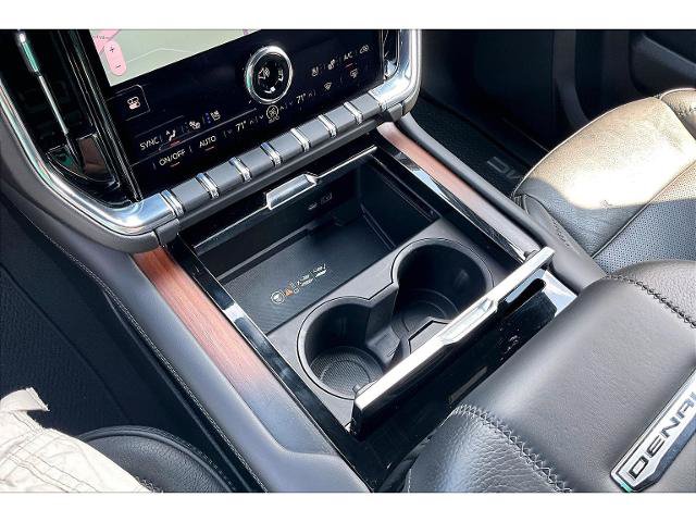 Used 2025 GMC Yukon Denali AWD/4WD image 17