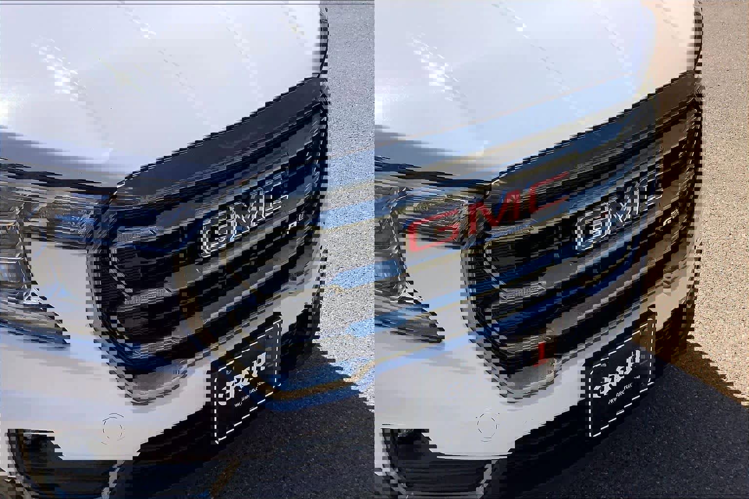 Used 2024 GMC Terrain AT4 image 30